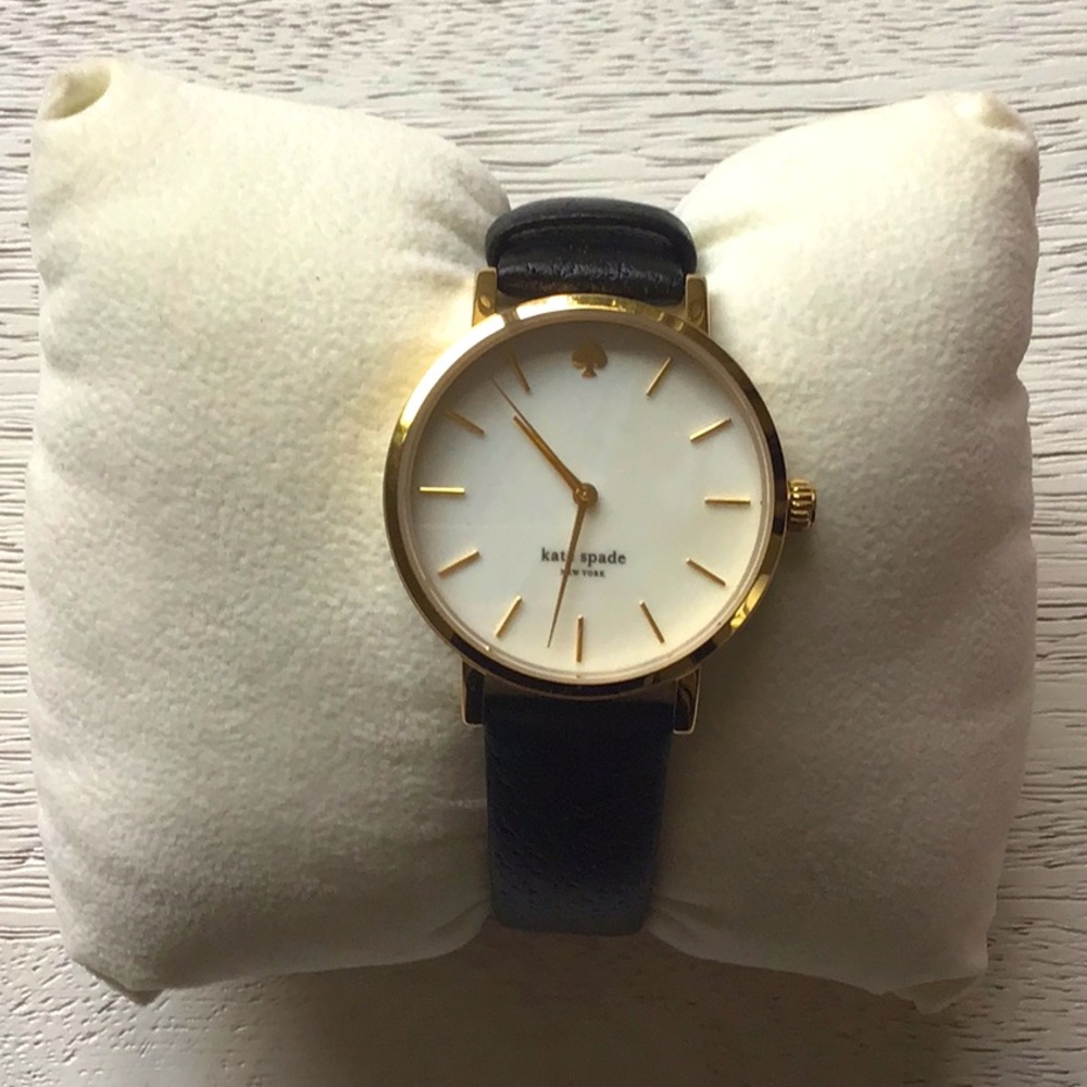 Metro Black Leather Strap Watch - Picture 2 of 3